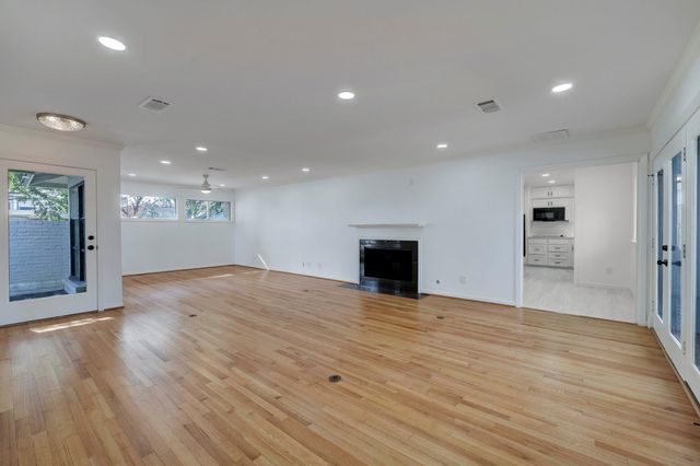 5530 Lincrest Lane, Houston, TX 77056