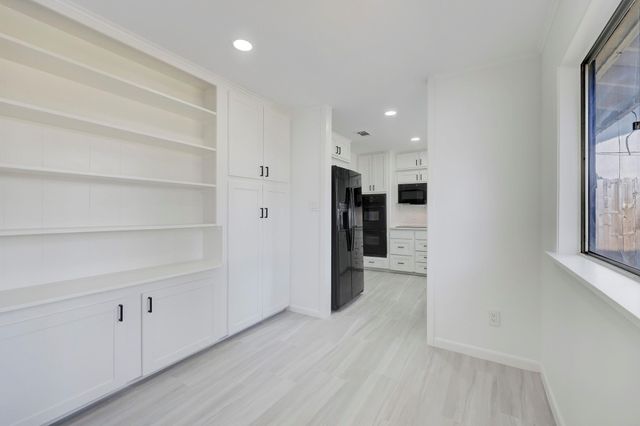 5530 Lincrest Lane, Houston, TX 77056