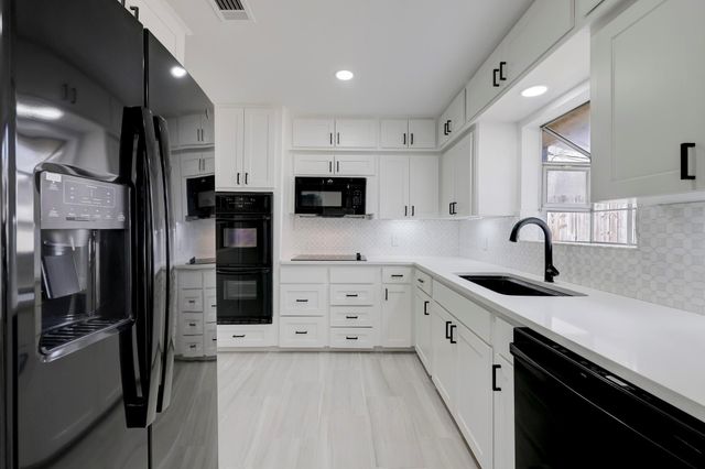 5530 Lincrest Lane, Houston, TX 77056