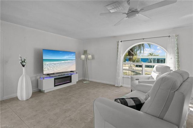 105 SE 44th TER, Cape Coral, FL 33904