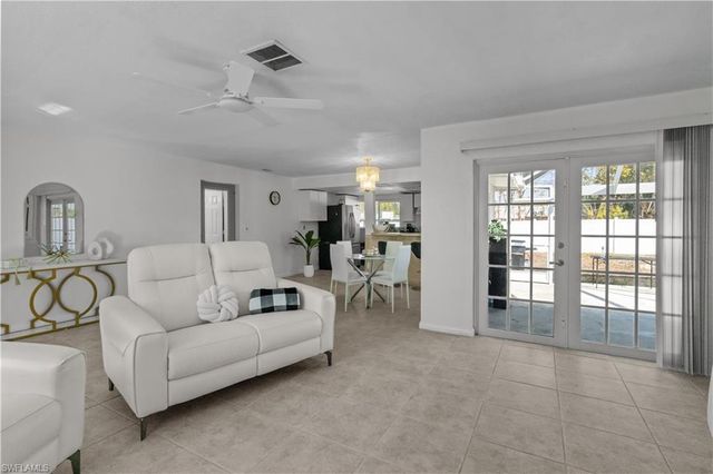 105 SE 44th TER, Cape Coral, FL 33904