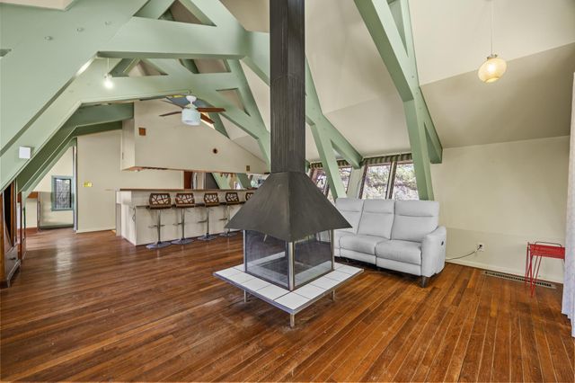 301 Yonder DR, Spicewood, TX 78669
