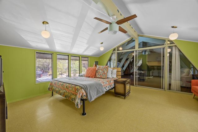 301 Yonder DR, Spicewood, TX 78669