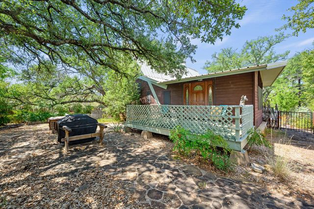 301 Yonder DR, Spicewood, TX 78669
