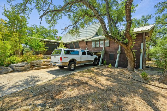 301 Yonder DR, Spicewood, TX 78669