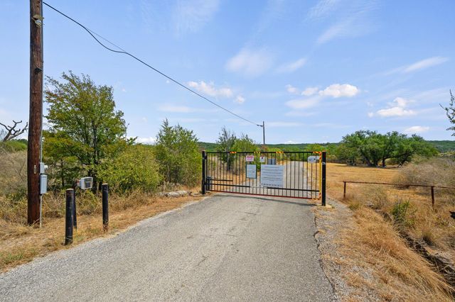 301 Yonder DR, Spicewood, TX 78669