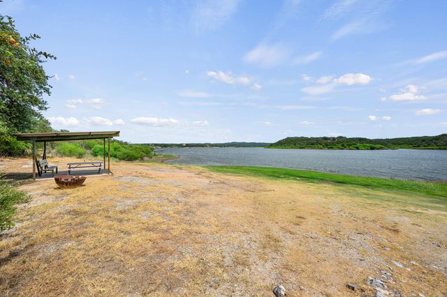 301 Yonder DR, Spicewood, TX 78669