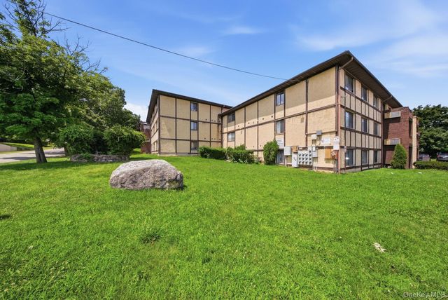 15 Park Avenue 204B, Spring Valley, NY 10977