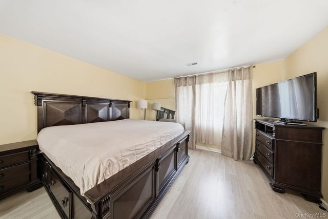 15 Park Avenue 204B, Spring Valley, NY 10977