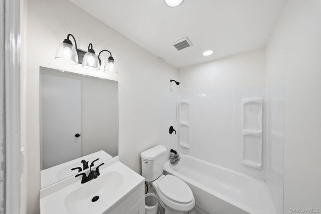 15 Park Avenue 204B, Spring Valley, NY 10977