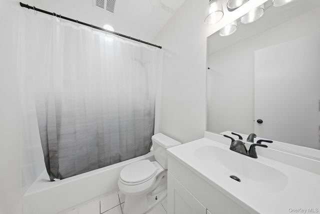 15 Park Avenue 204B, Spring Valley, NY 10977