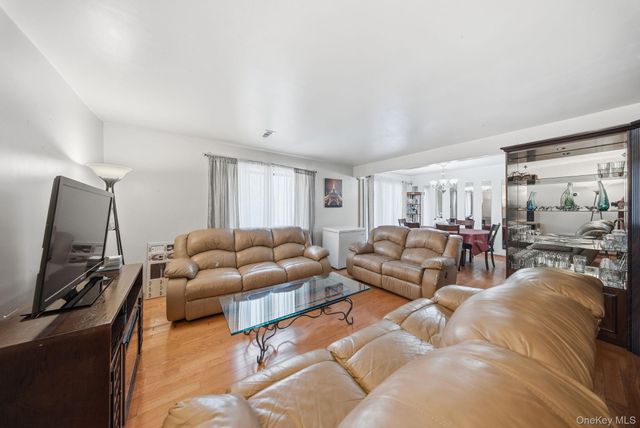 15 Park Avenue 204B, Spring Valley, NY 10977