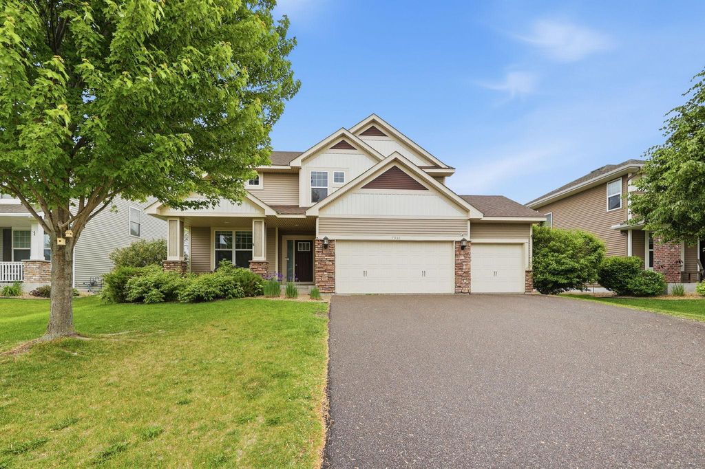 7038 Martin Farms Avenue NE, Elk River, MN 55330