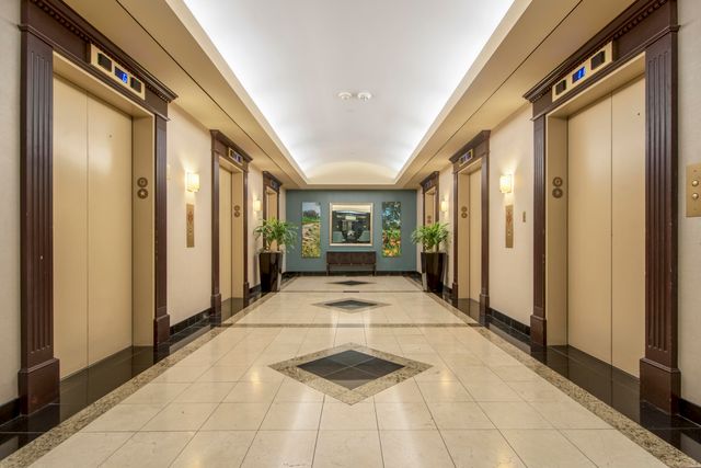 333 W Vine Street 1700, Lexington, KY 40507