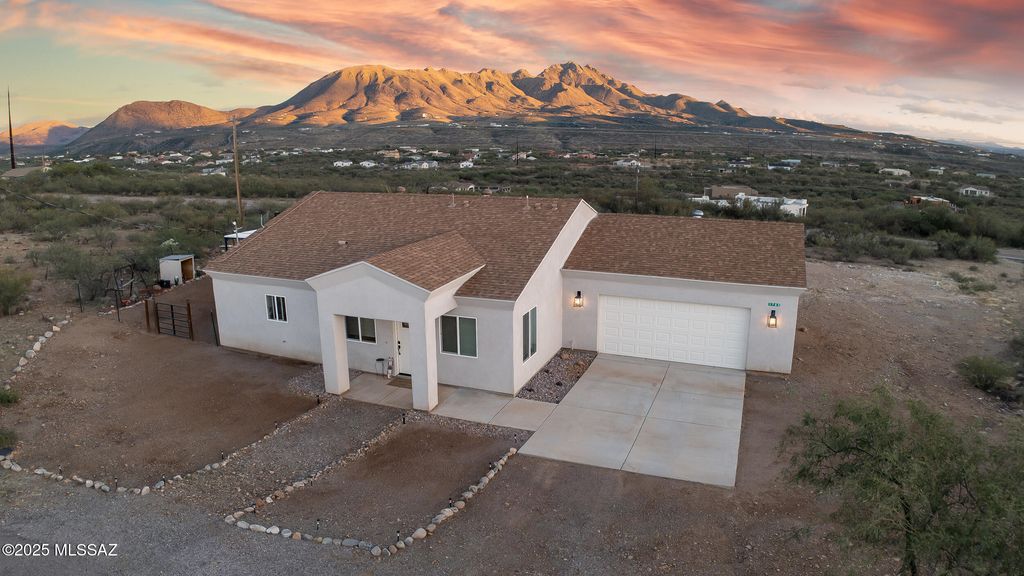 1785 Dove Court, Rio Rico, AZ 85648