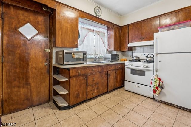 186 Elmwood Ave, Irvington Twp., NJ 07111