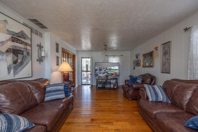 1210 Peacock Road, Paris, KY 40361