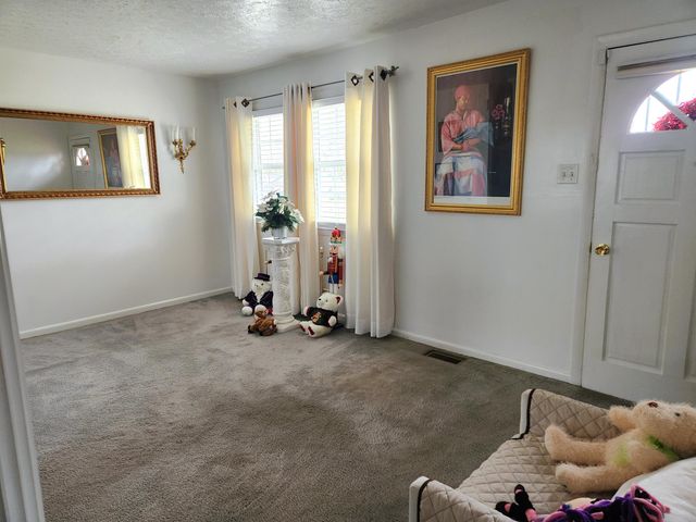 1210 Peacock Road, Paris, KY 40361