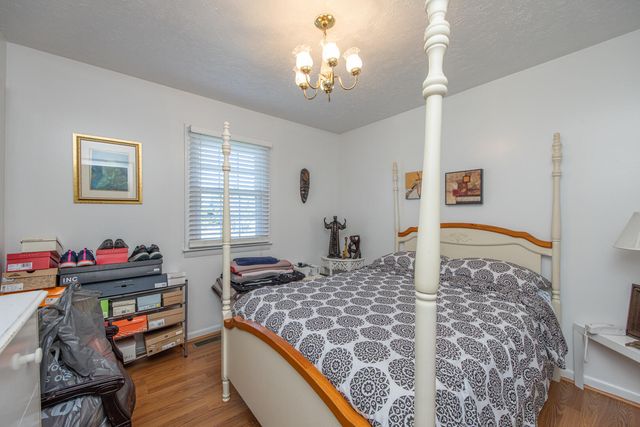 1210 Peacock Road, Paris, KY 40361