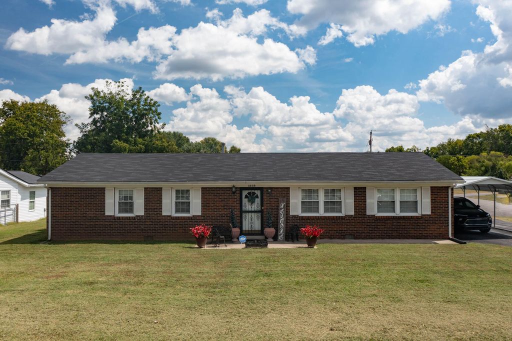 1210 Peacock Road, Paris, KY 40361