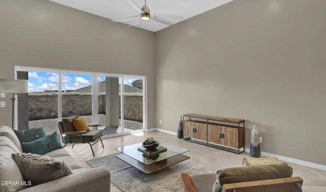 102 Daniel Lynn Trail, Santa Teresa, NM 88008