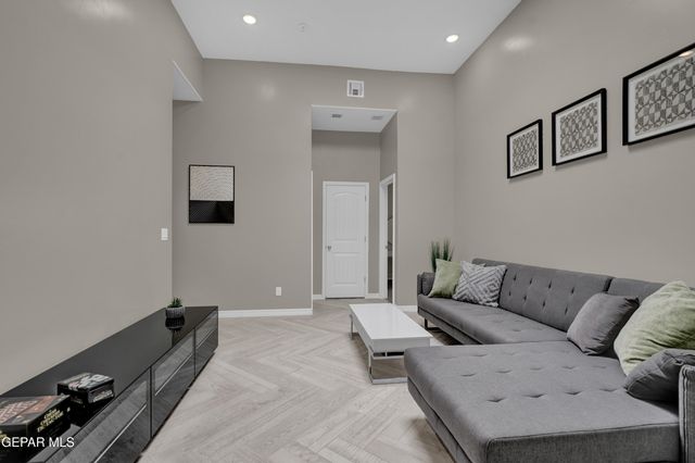 102 Daniel Lynn Trail, Santa Teresa, NM 88008