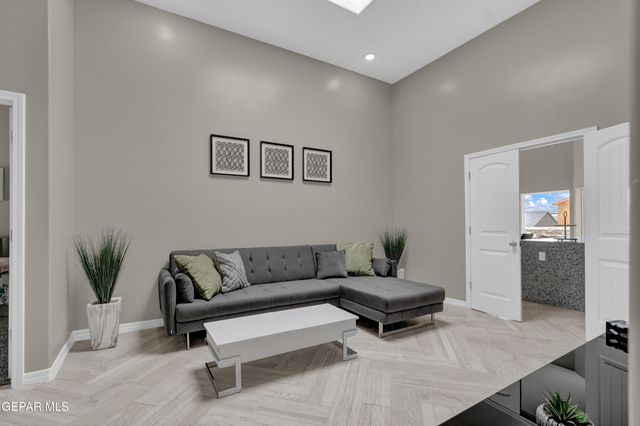 102 Daniel Lynn Trail, Santa Teresa, NM 88008