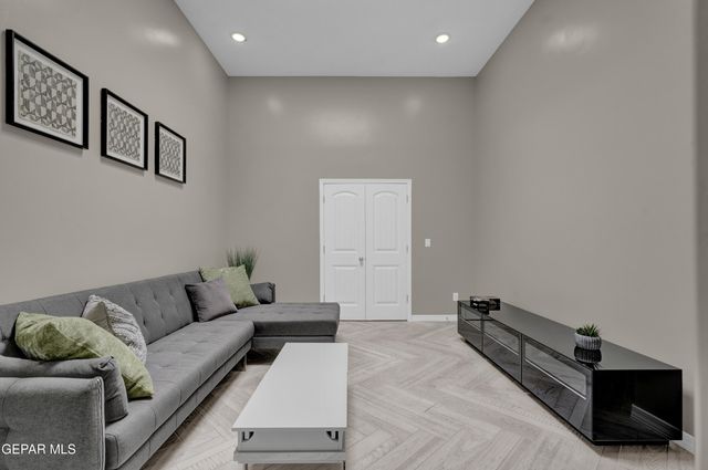 102 Daniel Lynn Trail, Santa Teresa, NM 88008