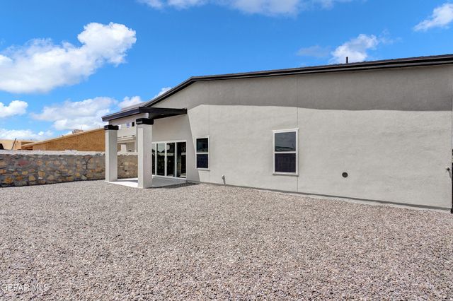 102 Daniel Lynn Trail, Santa Teresa, NM 88008