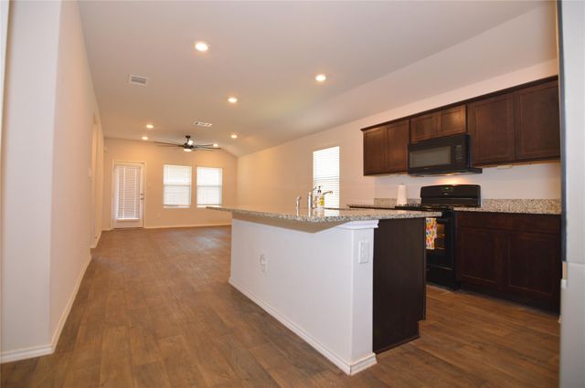 109 BLACK WOLF RUN, San Marcos, TX 78666