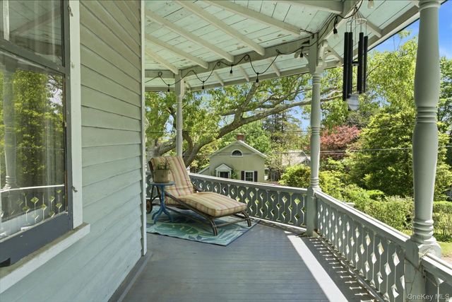 5 Spring Garden Avenue, Shelter Island Heights, NY 11965