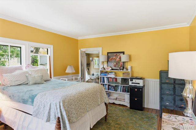 5 Spring Garden Avenue, Shelter Island Heights, NY 11965