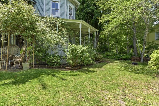 5 Spring Garden Avenue, Shelter Island Heights, NY 11965