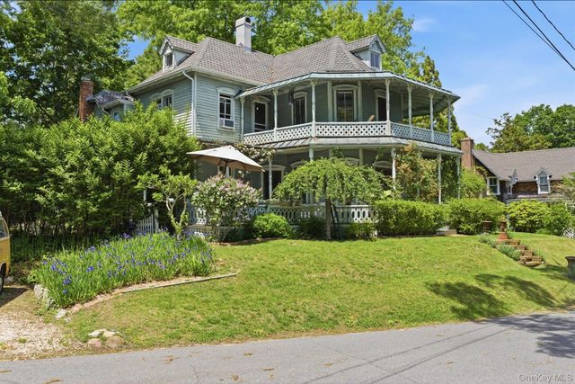 5 Spring Garden Avenue, Shelter Island Heights, NY 11965
