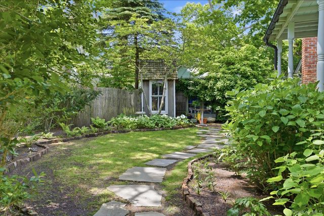 5 Spring Garden Avenue, Shelter Island Heights, NY 11965