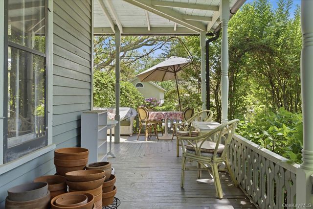5 Spring Garden Avenue, Shelter Island Heights, NY 11965