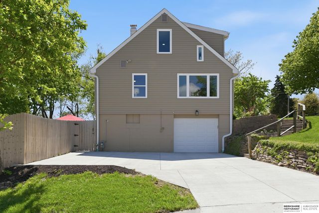 3023 N 67th Avenue, Omaha, NE 68104