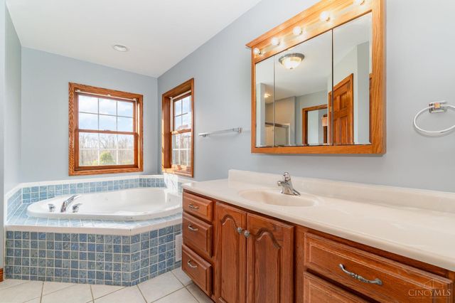 3518 Island Trail Drive, Williamsburg, OH 45176