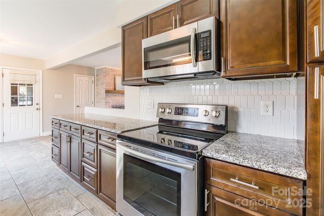 8708 Parkchester Drive, Charlotte, NC 28277