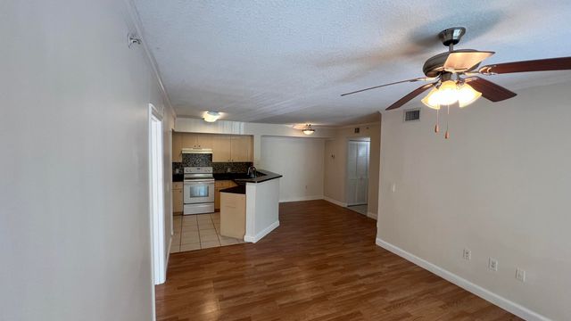 4021 SAN MARINO Boulevard 205, West Palm Beach, FL 33409