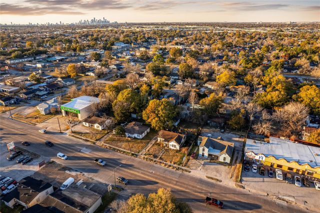 7639 Park Place Boulevard, Houston, TX 77087