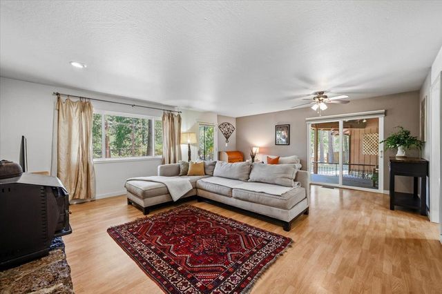 16934 Lake Vera Purdon Rd, Nevada City, CA 95959