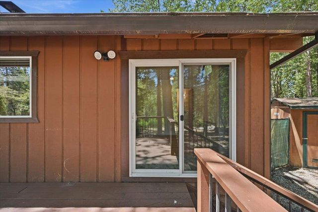 16934 Lake Vera Purdon Rd, Nevada City, CA 95959