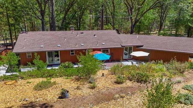 16934 Lake Vera Purdon Rd, Nevada City, CA 95959