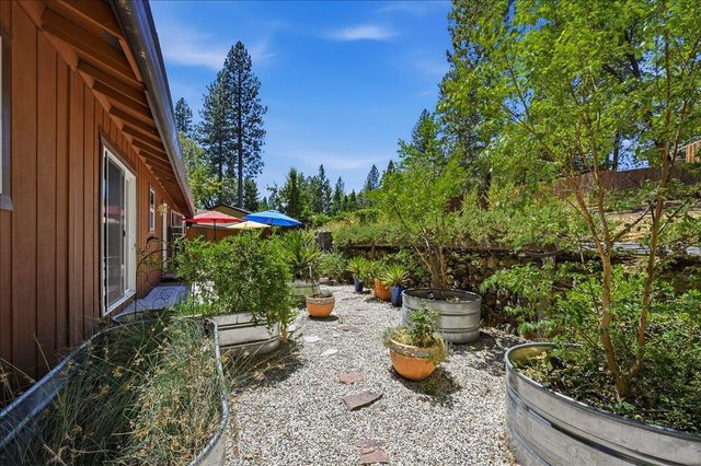 16934 Lake Vera Purdon Rd, Nevada City, CA 95959