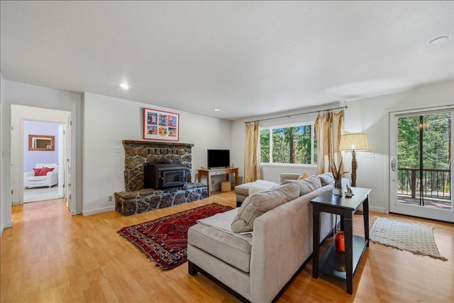 16934 Lake Vera Purdon Rd, Nevada City, CA 95959