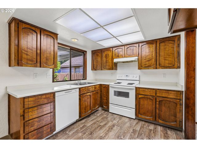 1701 Se 135TH Ave, Portland, OR 97233
