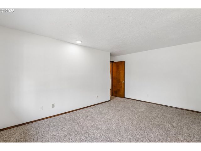 1701 Se 135TH Ave, Portland, OR 97233