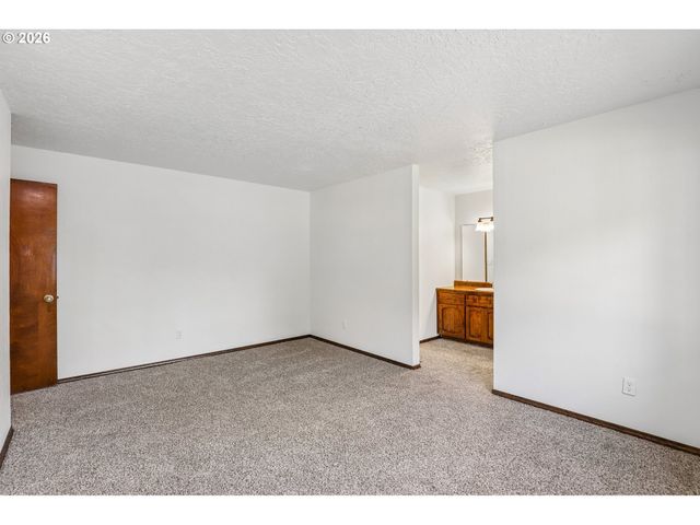 1701 Se 135TH Ave, Portland, OR 97233