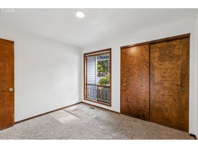1701 Se 135TH Ave, Portland, OR 97233